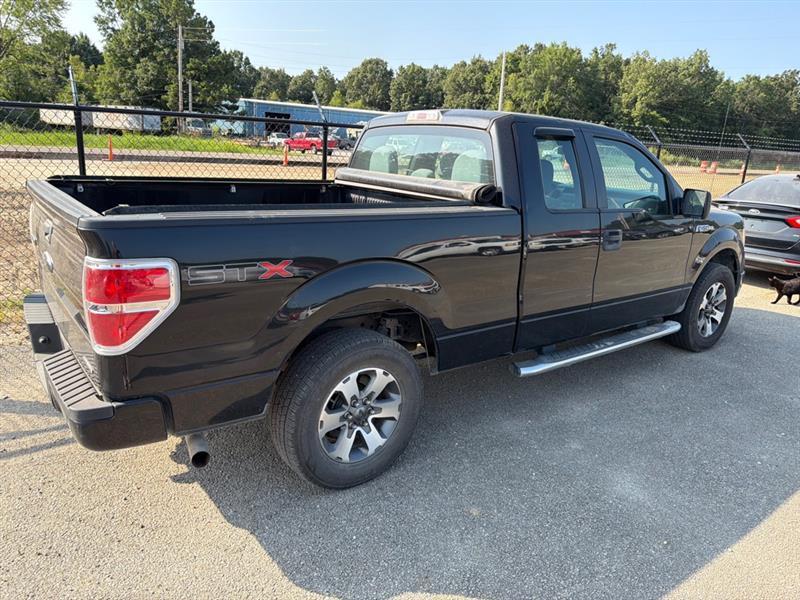 2013 Ford F-150 XL SuperCab 8-ft. Bed 2WD