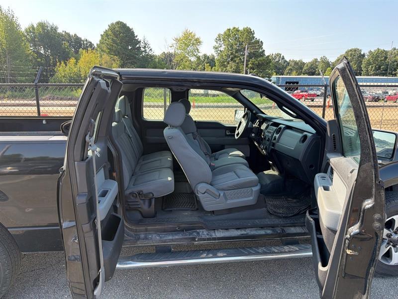 Ford F-150 XL SuperCab 8-ft. Bed 2WD 2013
