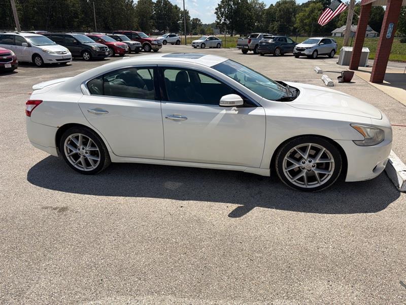 Nissan Maxima S 2009