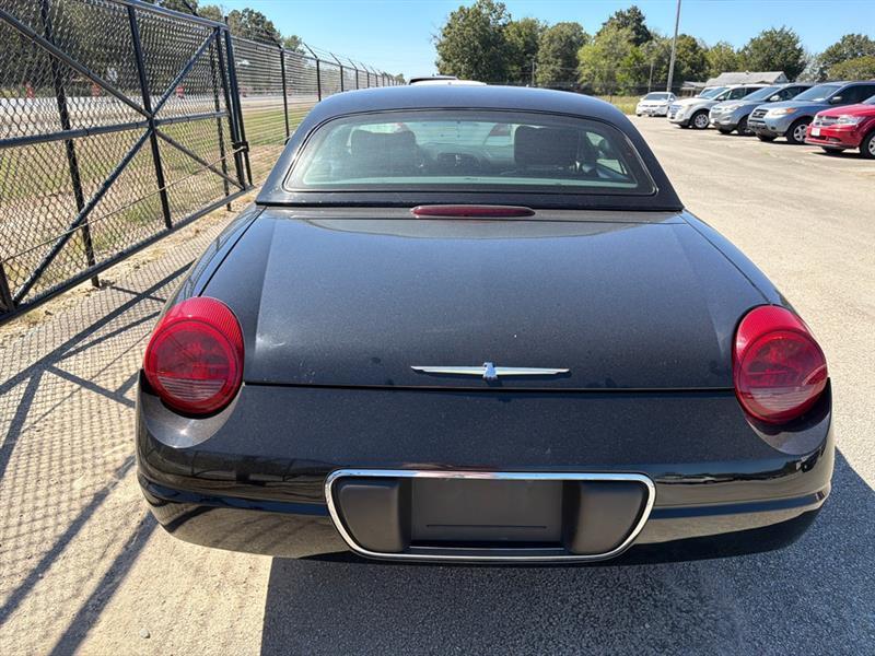 Ford Thunderbird Deluxe 2002
