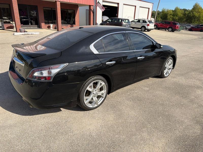 Nissan Maxima S 2012