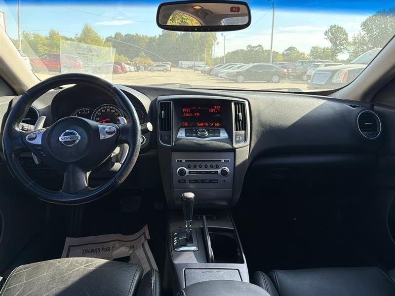 Nissan Maxima S 2012