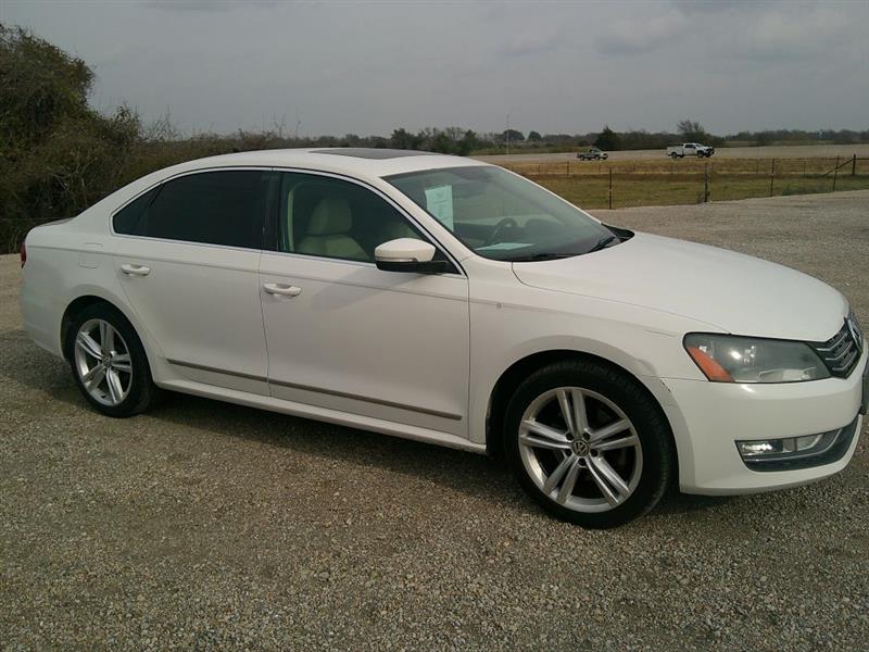 Volkswagen Passat SEL 2013