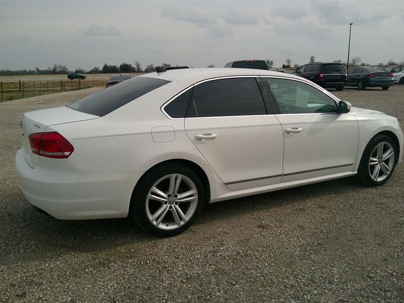 Volkswagen Passat SEL 2013