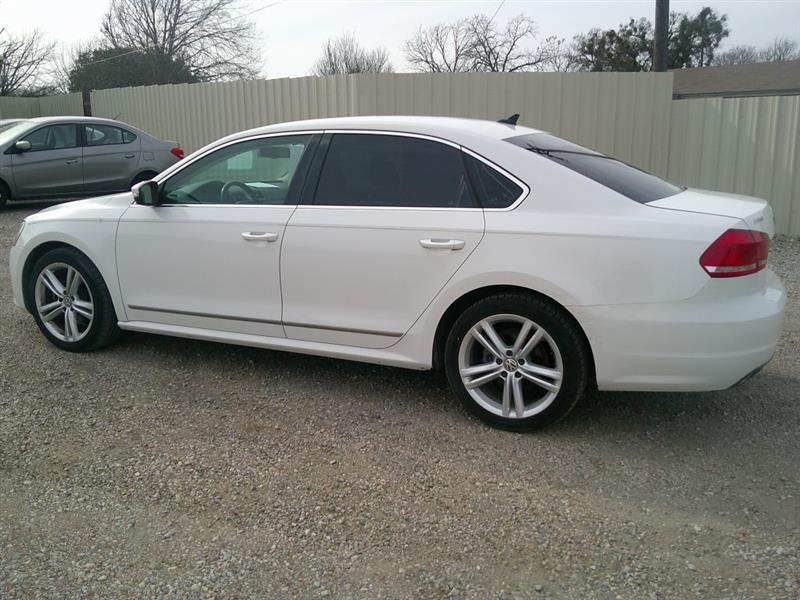 Volkswagen Passat SEL 2013