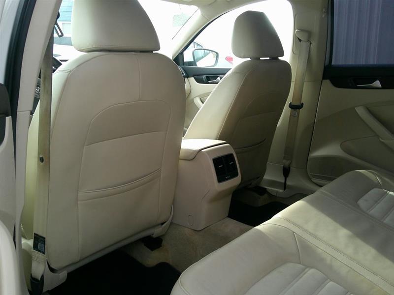 Volkswagen Passat SEL 2013