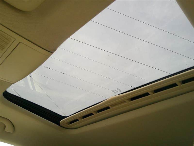 Volkswagen Passat SEL 2013