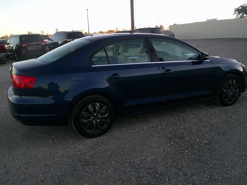 Volkswagen Jetta  2013
