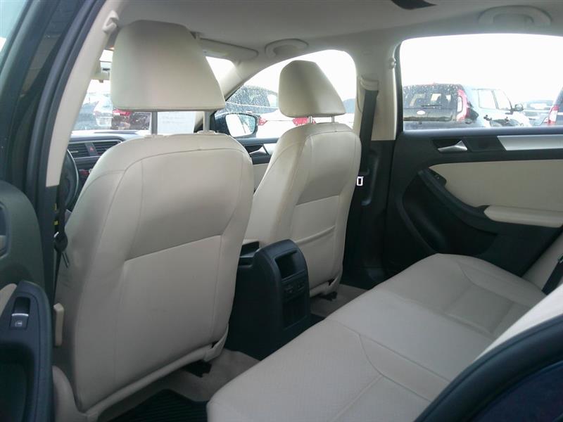 Volkswagen Jetta  2013