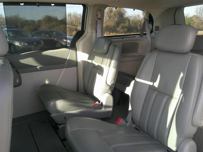 Chrysler Town & Country Touring 2010