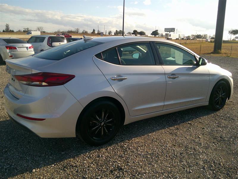 Hyundai Elantra SEL 2018