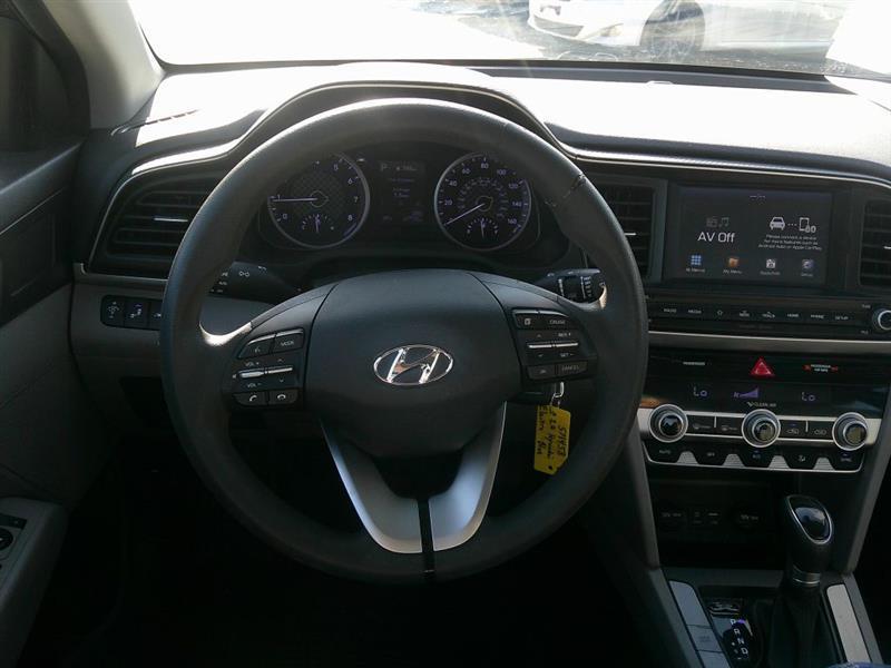 Hyundai Elantra SEL 2020