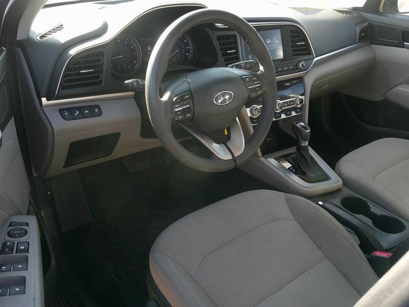 Hyundai Elantra SEL 2020