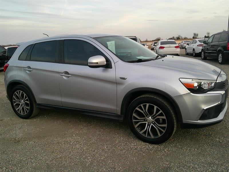 Mitsubishi Outlander Sport  2016