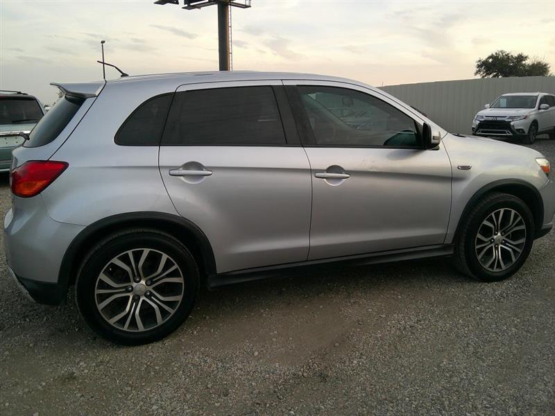 Mitsubishi Outlander Sport  2016