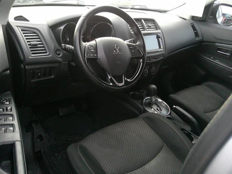 Mitsubishi Outlander Sport  2016