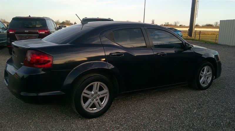 Dodge Avenger  2012