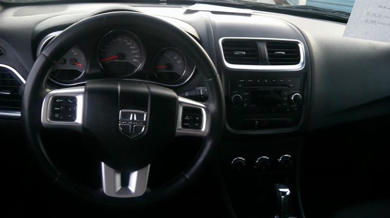 Dodge Avenger  2012