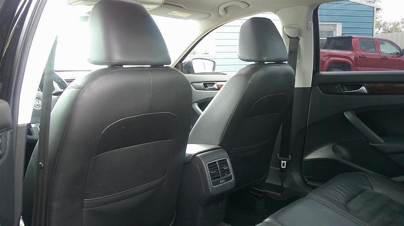Volkswagen Passat SEL 2013