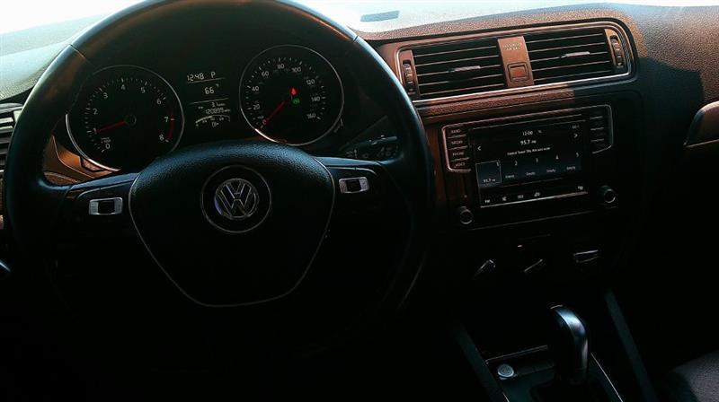 Volkswagen Jetta  2016