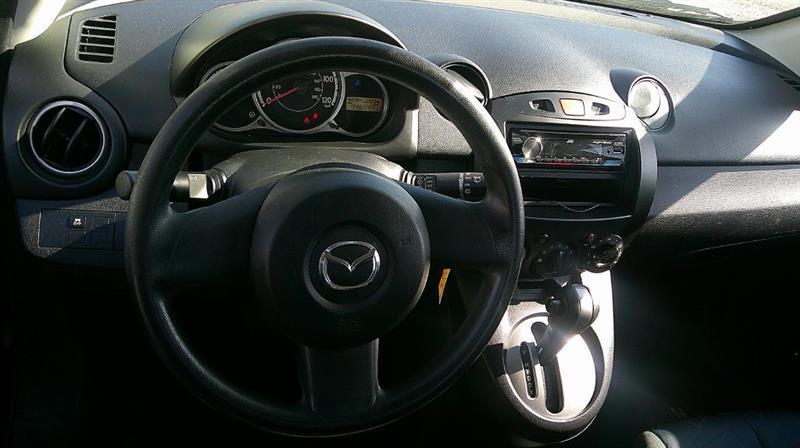 Mazda MAZDA2  2011
