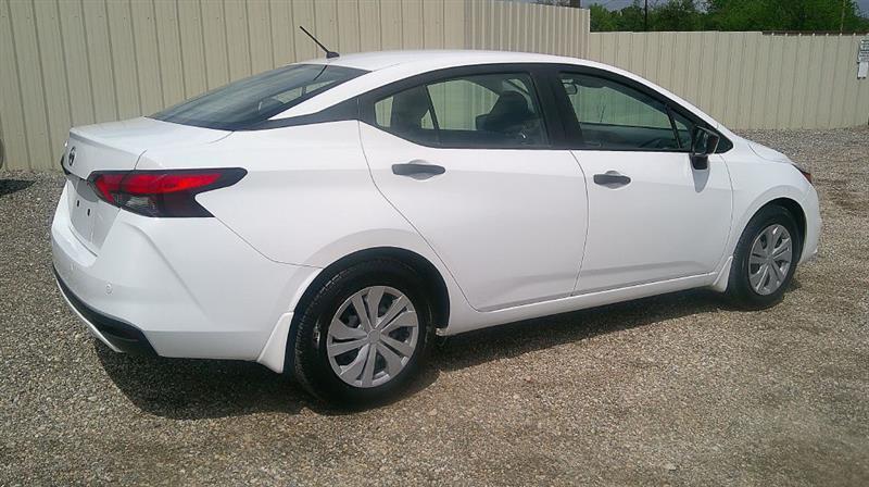 Nissan Versa S 2022