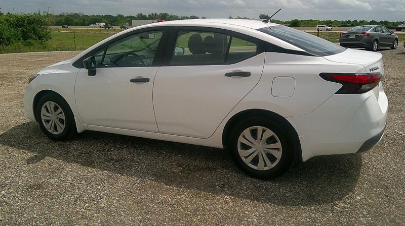Nissan Versa S 2022