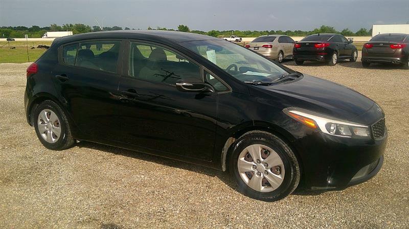 Kia Forte 5-Door LX 2017