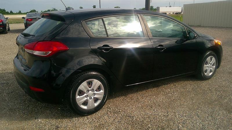 Kia Forte 5-Door LX 2017