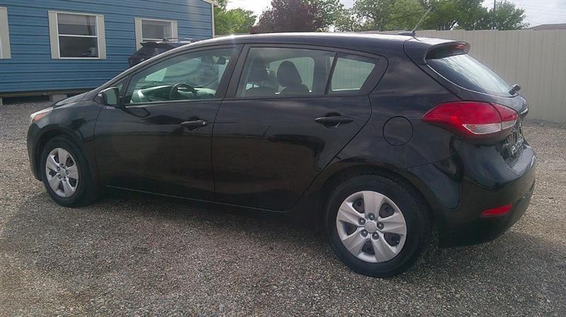 Kia Forte 5-Door LX 2017