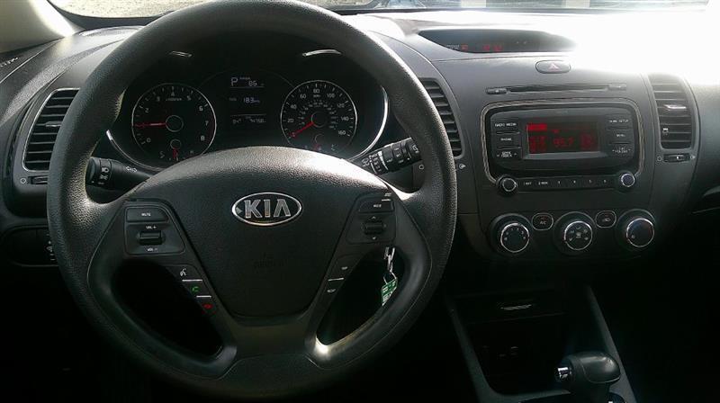 Kia Forte 5-Door LX 2017