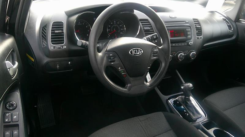 Kia Forte 5-Door LX 2017