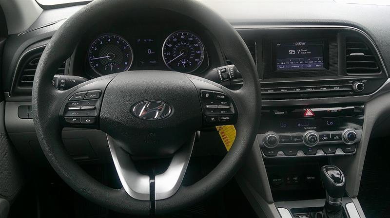 Hyundai Elantra  2020