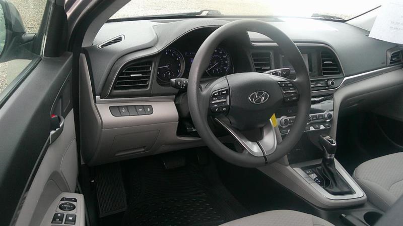 Hyundai Elantra  2020