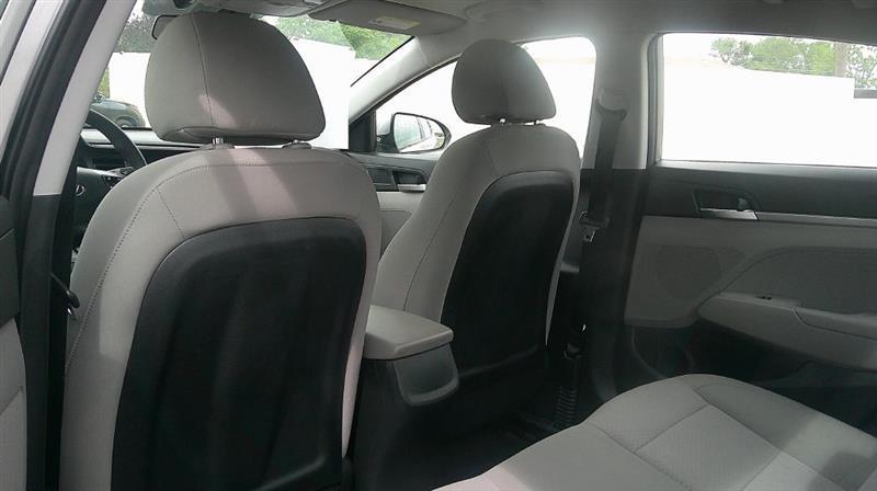 Hyundai Elantra  2020