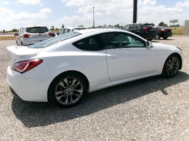 Hyundai Genesis Coupe  2016