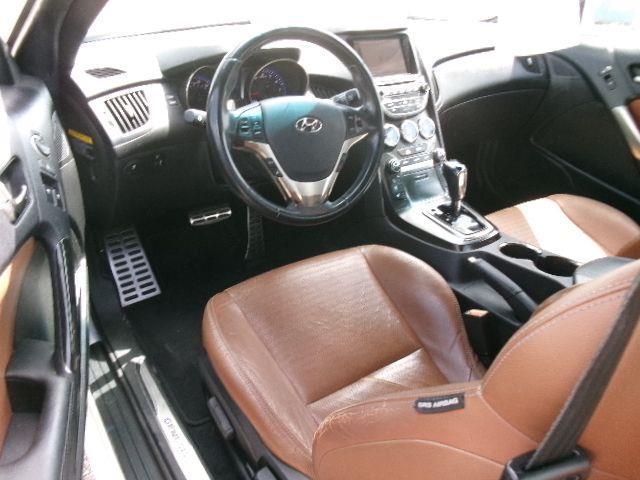 Hyundai Genesis Coupe  2016