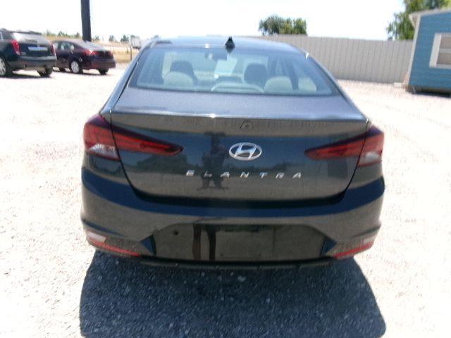 Hyundai Elantra SEL 2020
