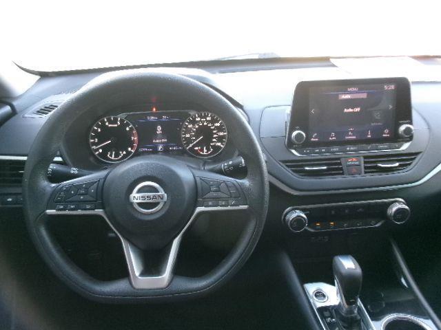 Nissan Altima  2021