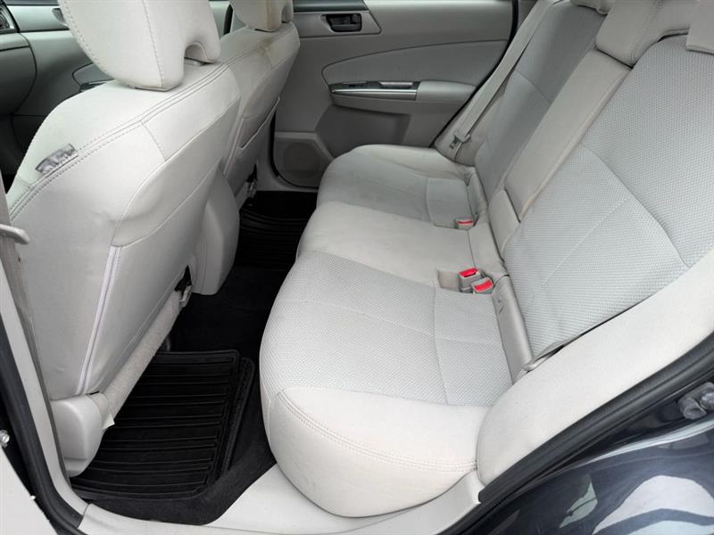 Subaru Forester 2.5X Touring 2011