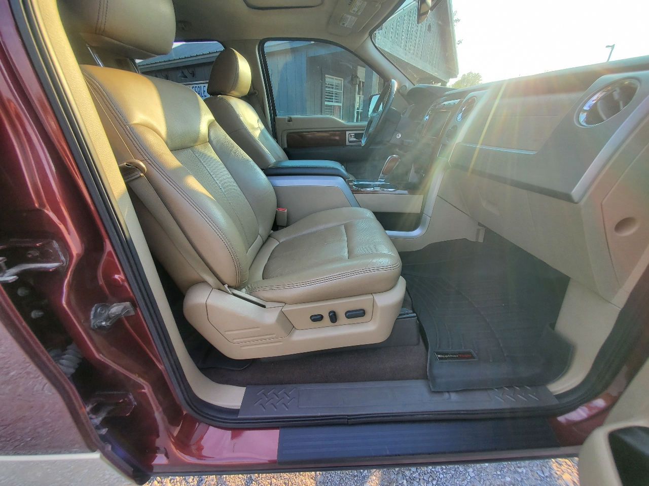 2010 Ford F-150 Lariat photo 21