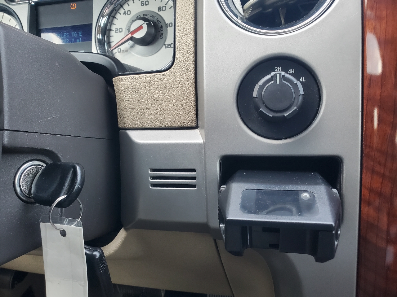 2010 Ford F-150 Lariat photo 36