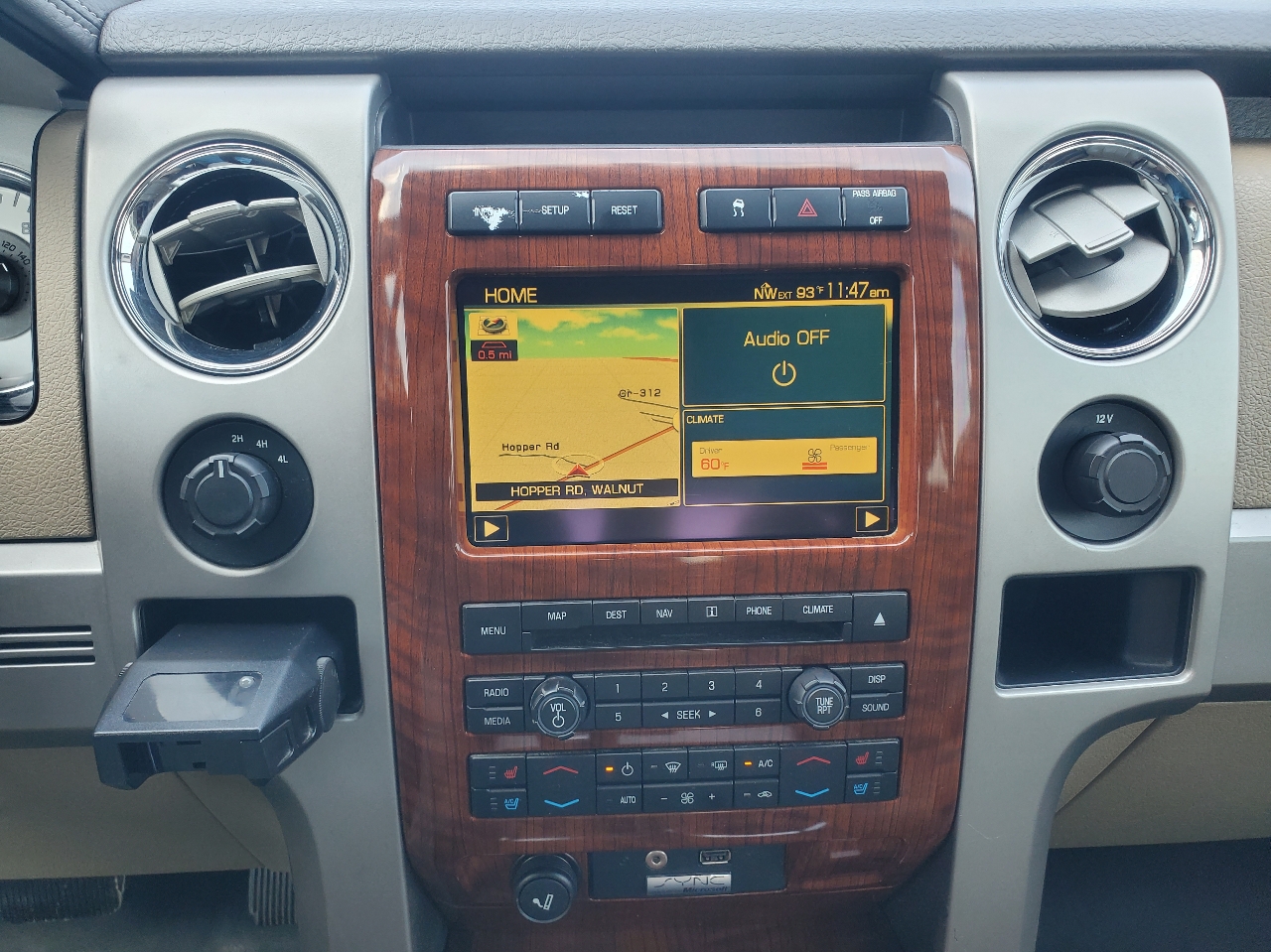2010 Ford F-150 Lariat photo 37
