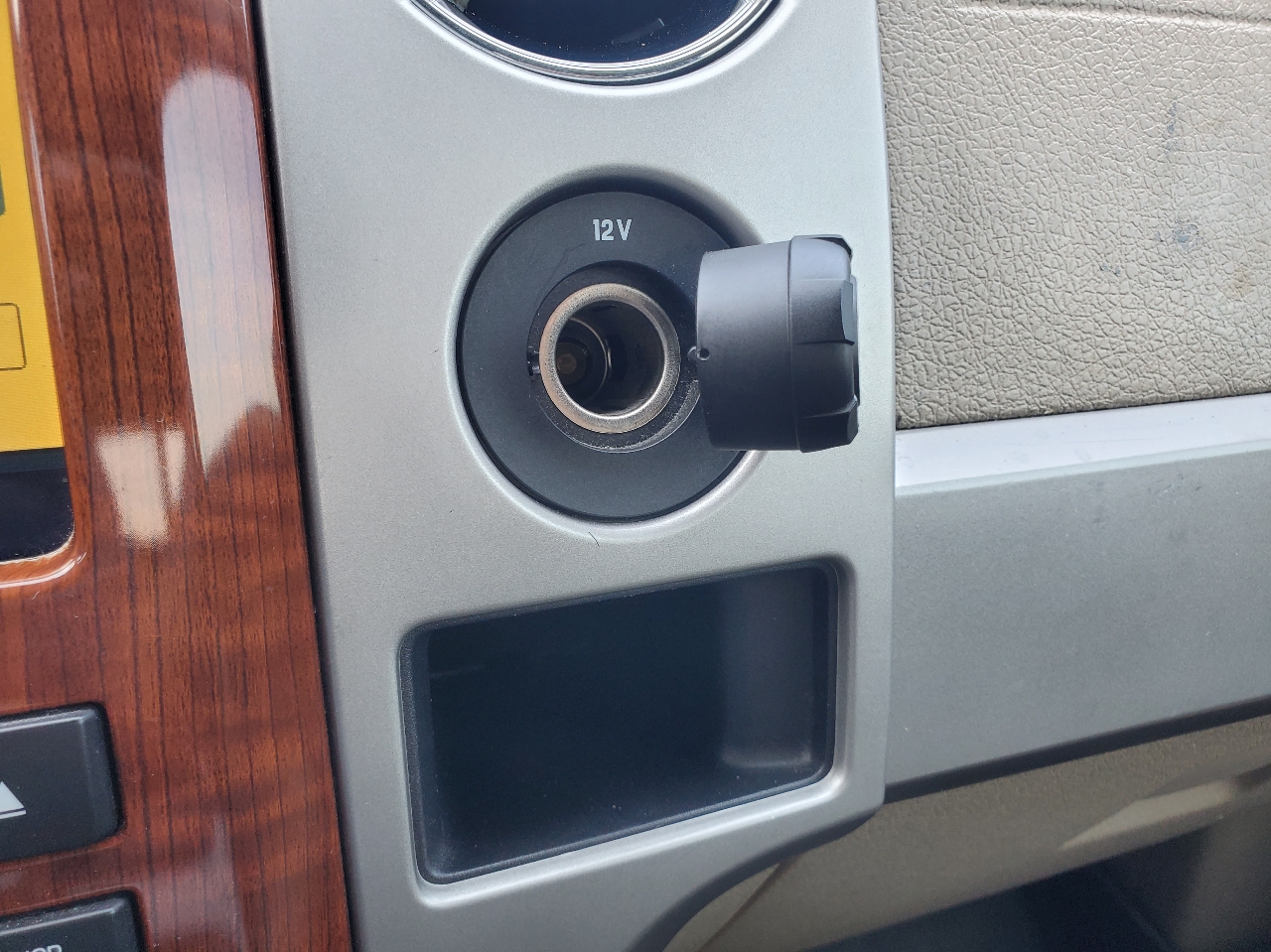 2010 Ford F-150 Lariat photo 49
