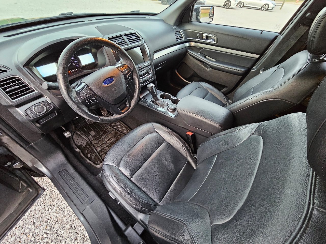 Ford Explorer XLT 4WD 2018