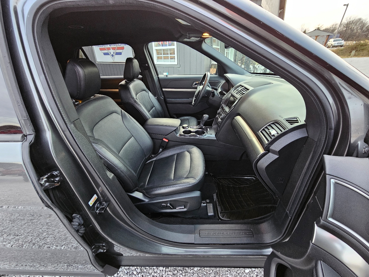 Ford Explorer XLT 4WD 2018