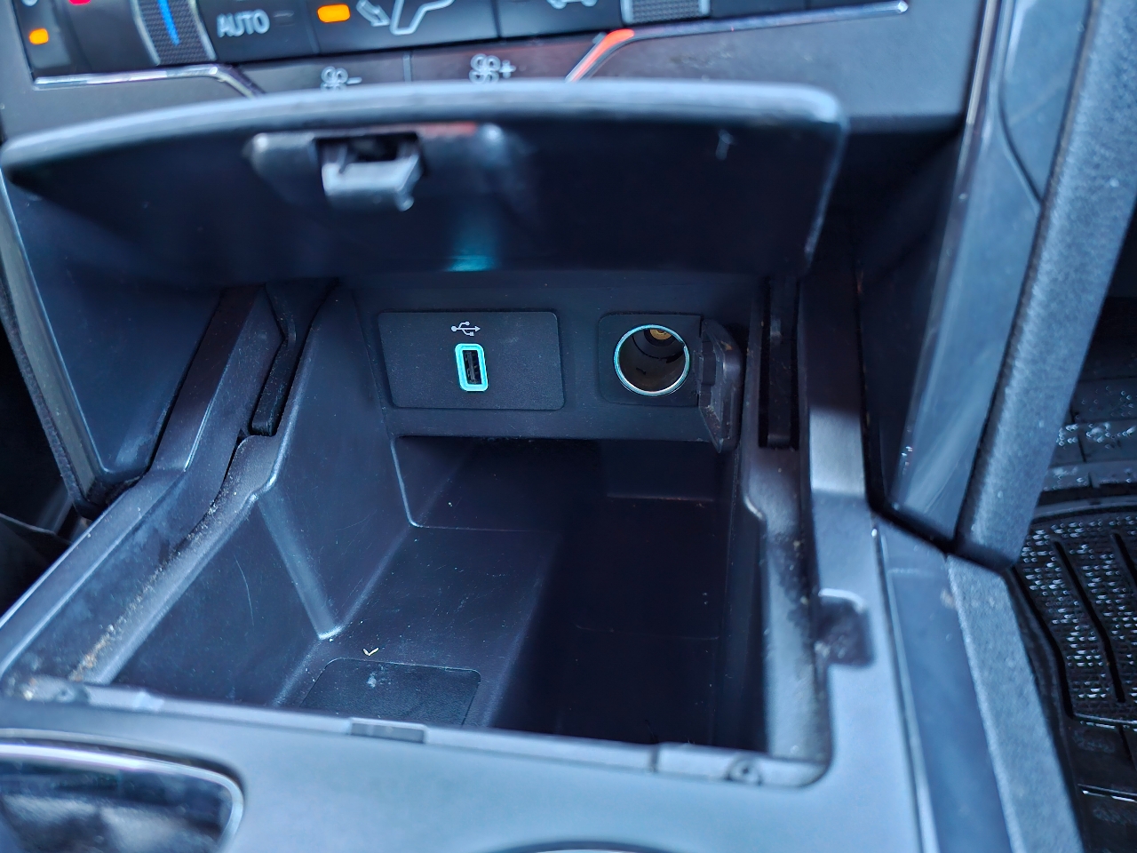 Ford Explorer XLT 4WD 2018