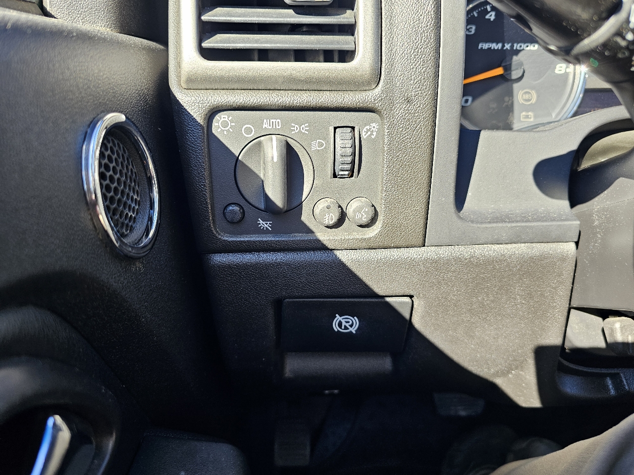 GMC Canyon SLE Crew Cab 4WD 2011