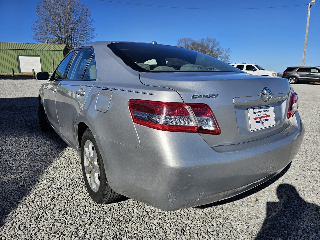 Toyota Camry LE 6-Spd AT 2011