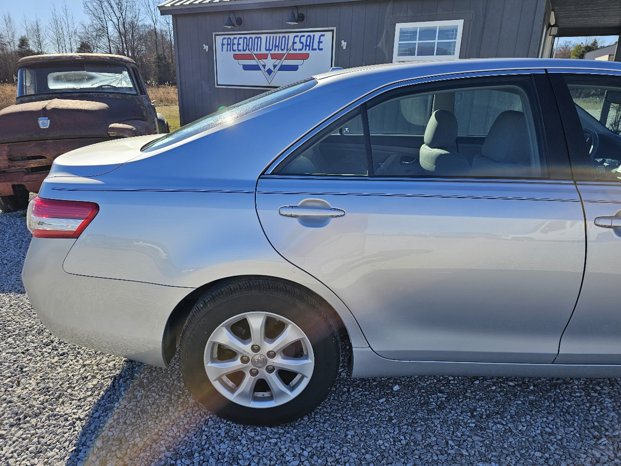 Toyota Camry LE 6-Spd AT 2011